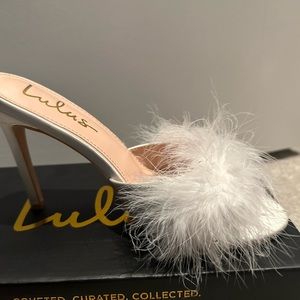 Lulus Boabaa White Feather High Heel size 8.5